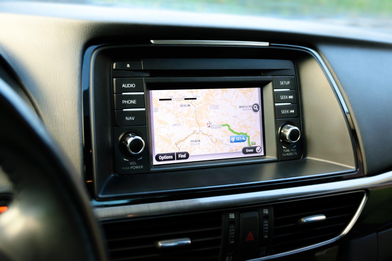 CarPlay 版 Google 地圖顯示 Gemini 圖示（示意圖）